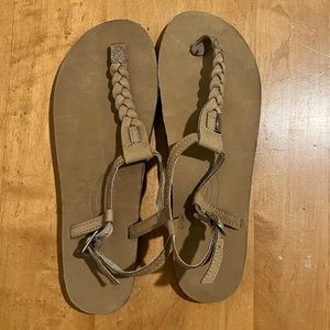Women’s rainbow brand sandals. Tan/brown. Size LG (7.5-8.5)